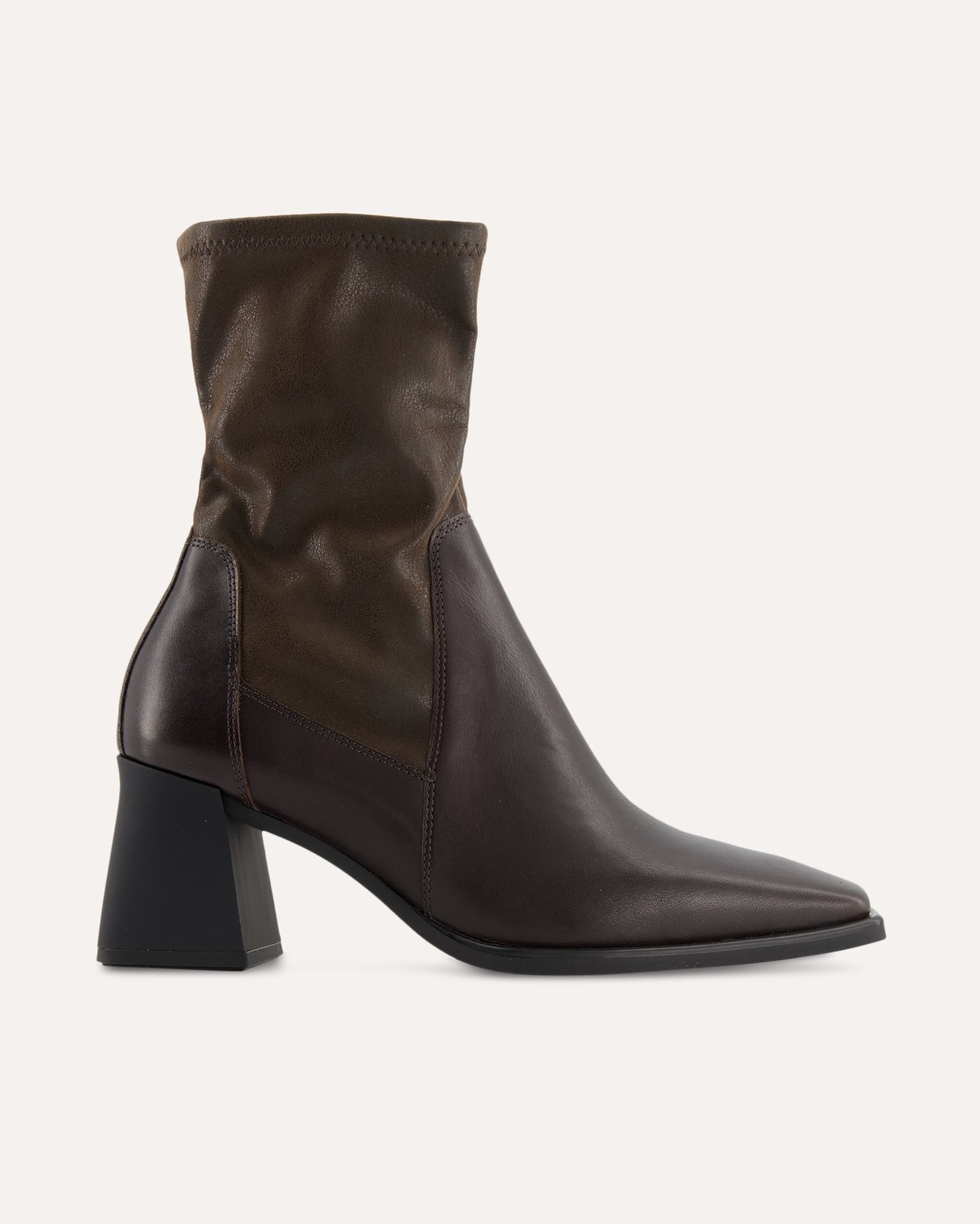 Vagabond Hedda BRUIN 1